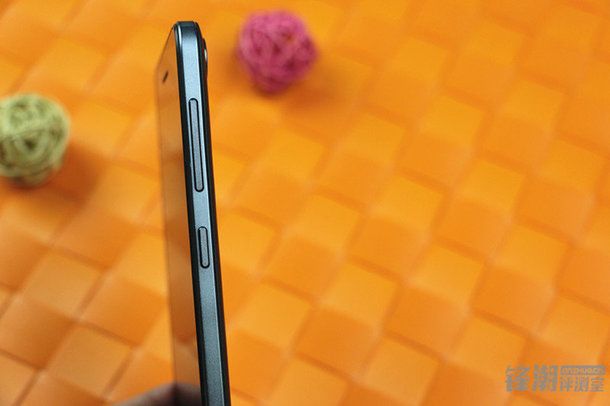 HTC Desire 728 oficjalnie. Cekawy średniak w rozsądnej cenie 8