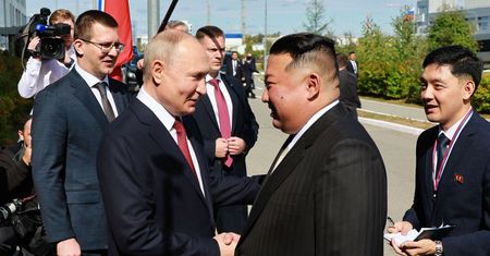 Putin "miażdży kości" Kim Dzong Una. Ekspert od mowy ciała analizuje