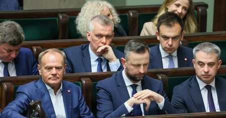 "Tusk nie dopilnował". Sprawa aborcji kością w gardle koalicji