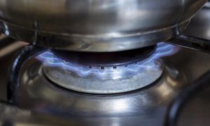 Gotujesz na gazie? Naukowcy ostrzegają przed rakotwórczym benzenem