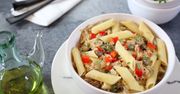 Lekka sałatka z tuńczykiem i penne. Podkręci metabolizm po świętach