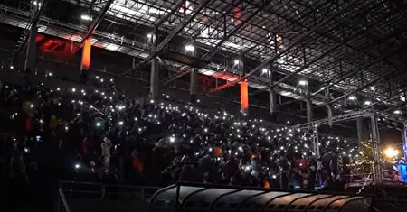Niecodzienne sceny na polskim stadionie. Nagle zgasło światło i to nie była awaria