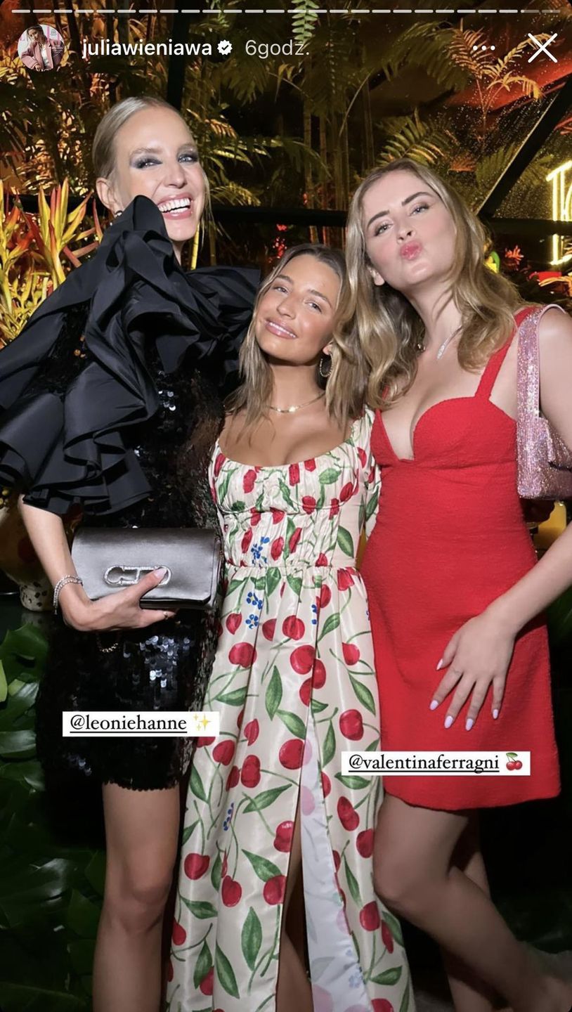 Julia Wieniawa z Leonie Hanne i Valentiną Ferragni 