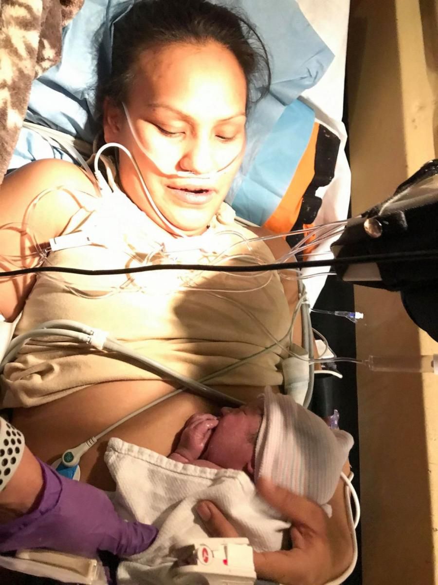 Chrystal urodziła w samolocie