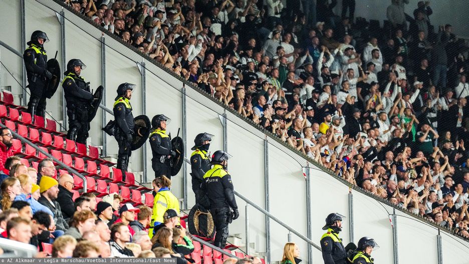 LKE: Alkmaar - Legia Warszawa
ALKMAAR - Police officers during the UEFA Conference League match between AZ Alkmaar and Legia Warschau at the AFAS stadium on October 5, 2023 in Alkmaar, the Netherlands. ANP ED VAN DE POL
AZ Alkmaar v Legia Warschau