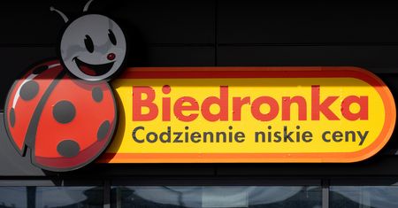 Taniej w Biedronce. Makaron za ok. 2 zł i sery 1+1 gratis