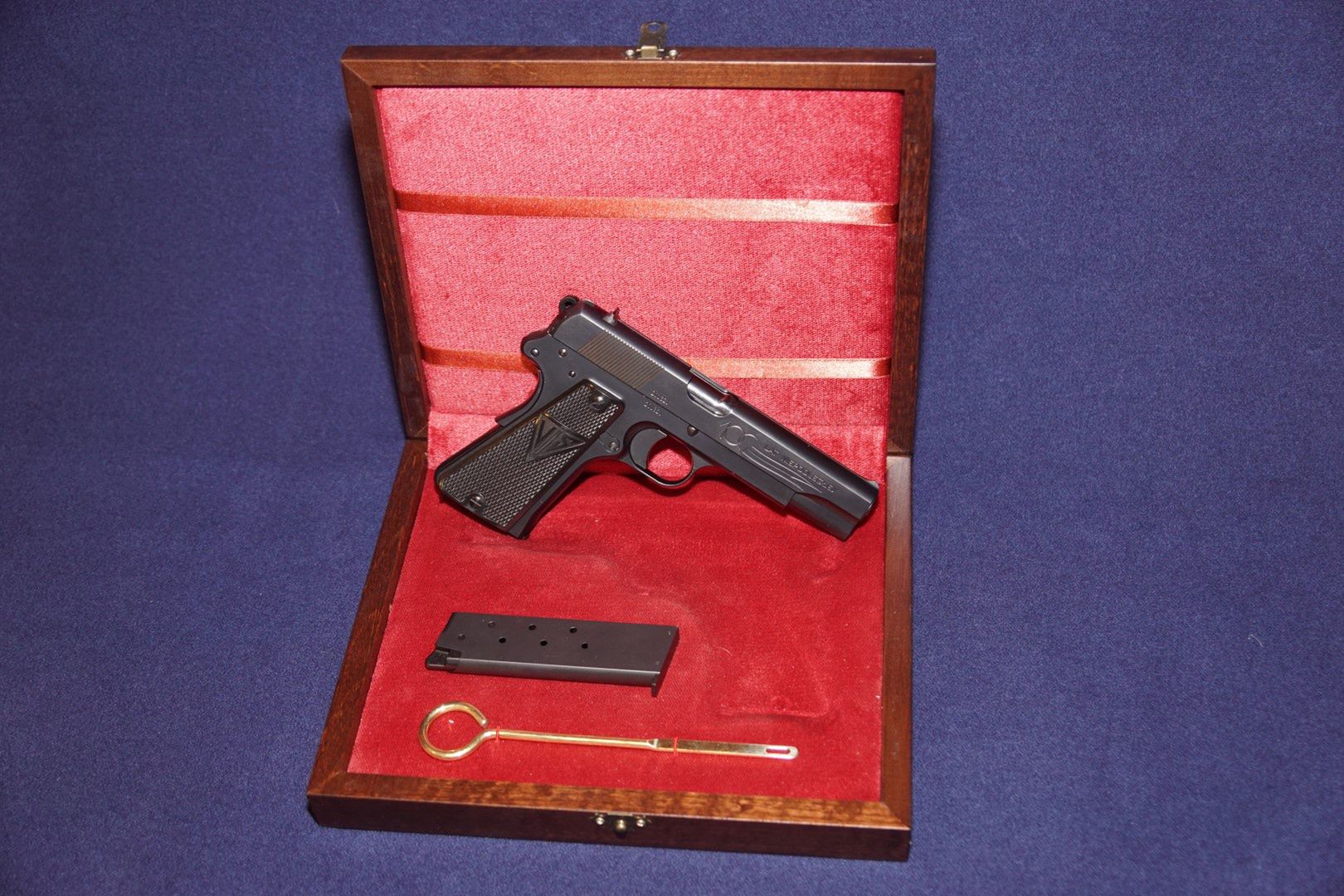 Limitowana edycja 50 pistoletów VIS wz. 35.