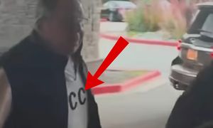 Przyłapany na Alasce. Taki napis na bluzie Ławrowa