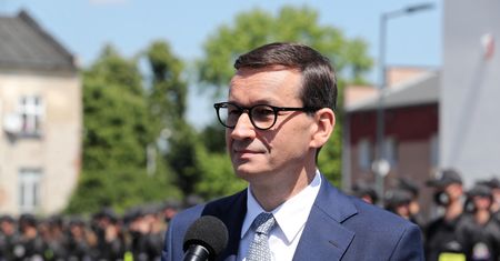 Mateusz Morawiecki zdecydował. Co z obostrzeniami w kościołach?