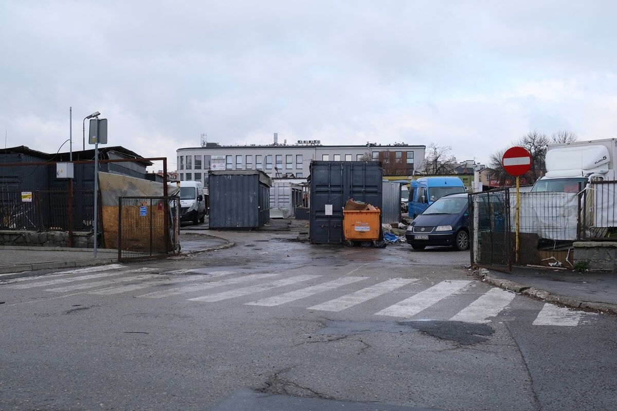 Rozbiórka stoisk handlowych na targowisku przy ul. Ruskiej w Lublinie