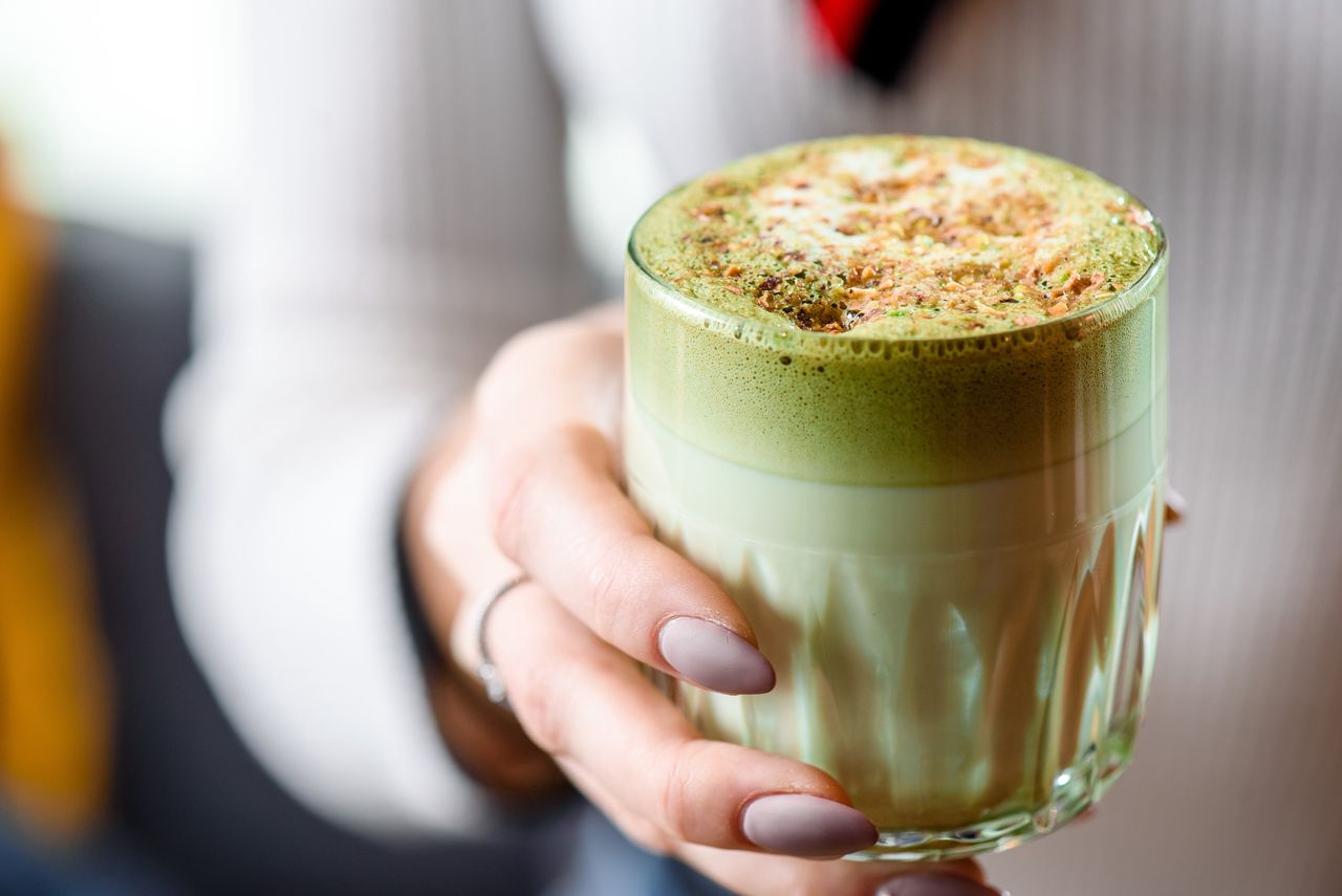 Waniliowa matcha latte. Przygotuj napój Maty w domu