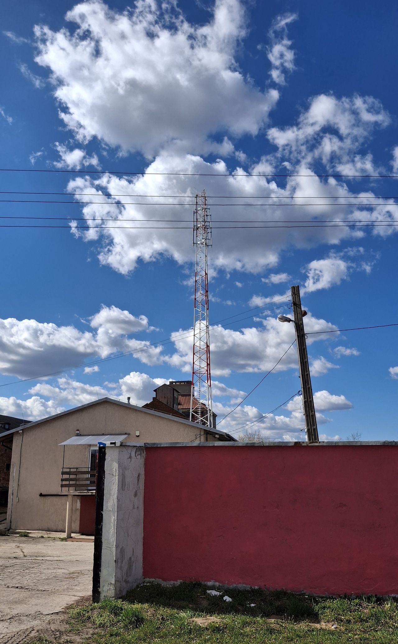 Nowy nadajnik telekomunikacyjny w Ostrowcu Św.