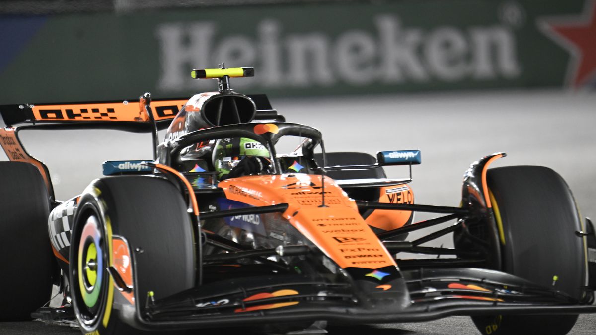 LAS VEGAS, NEVADA - NOVEMBER 22: Lando Norris of McLaren Formula 1 Team (4) competes the race for championship of F1 Grand Prix of Las Vegas at Las Vegas Strip Circuit on November 22, 2025 in Las Vegas, Nevada, United States. (Photo by Tayfun Coskun/Anadolu via Getty Images)
