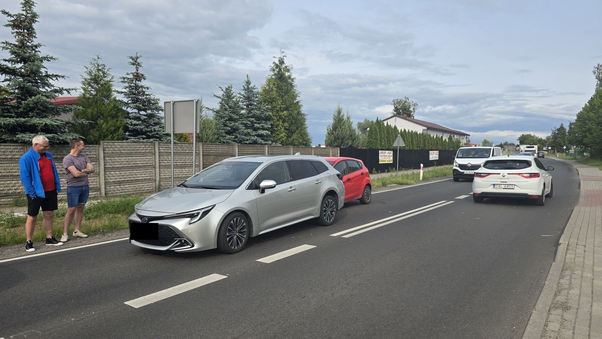 Kolizja w Stawkach. Zderzyły się dwa pojazdy toyota i ford
