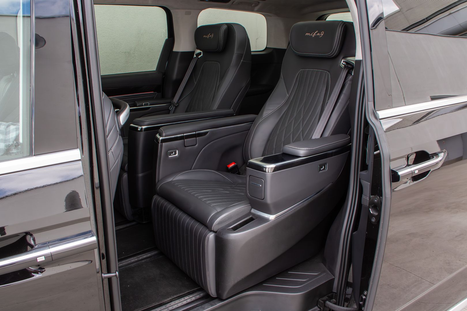 Maxus Mifa 9