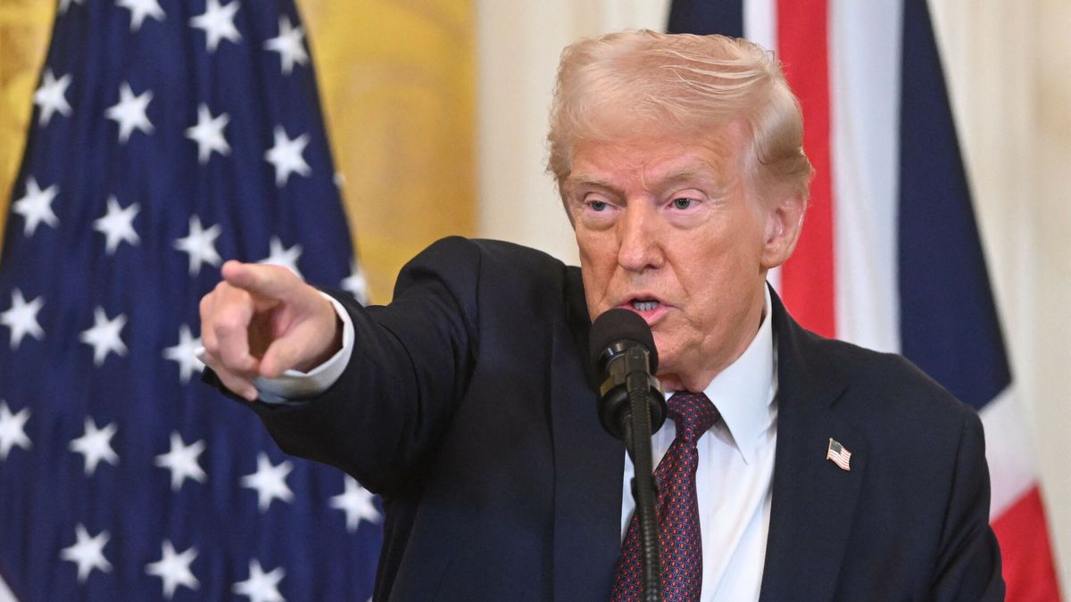 Temporary
US President Donald Trump speaks during a press conference with British Prime Minister Keir Starmer in the East Room of the White House in Washington, DC, on February 27, 2025. Starmer is meeting Trump to plead for a US backstop to any Ukraine ceasefire, insisting it would be the only way to stop Russia's Vladimir Putin from invading again. Starmer arrived in Washington late Wednesday to build on a visit by French President Emmanuel Macron, amid growing concerns in Europe that the US leader is about to sell Kyiv short in negotiations with Putin. (Photo by SAUL LOEB / AFP)
SAUL LOEB