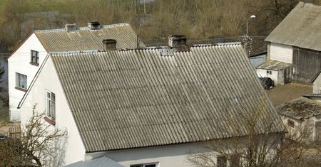 "Miliony domów pozamykane na zardzewiałe kłódki". Eksperci alarmują