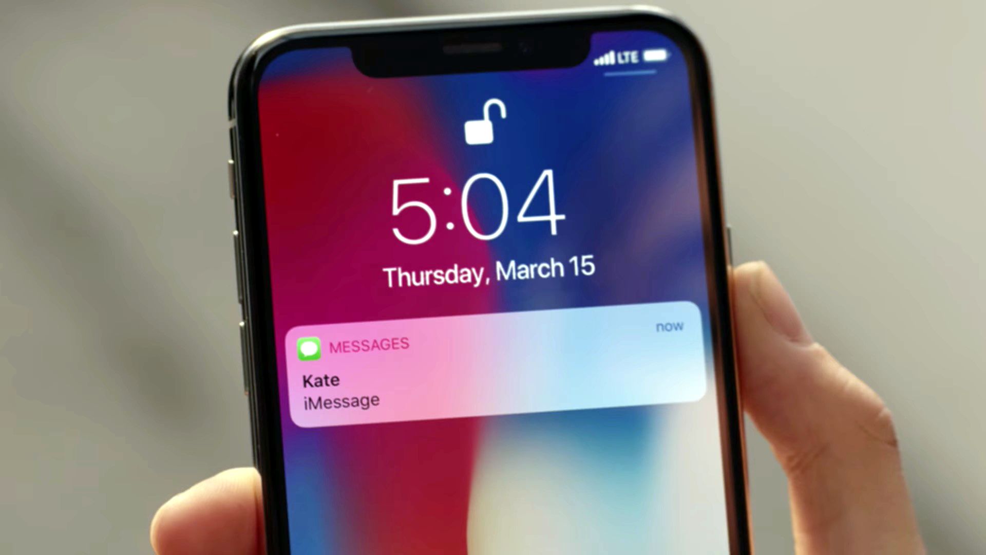 Poważna luka w iPhone'ach. Siri wyrecytuje wszystkim twoje prywatne wiadomości [Aktualizacja] 2