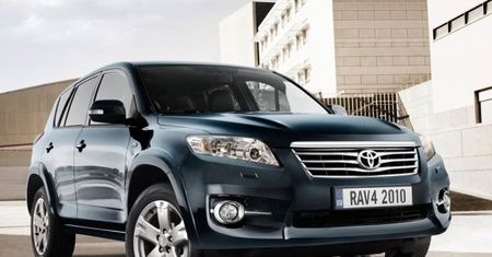 Toyota Rav4 i Lexus HS 250h wzywane do serwisu