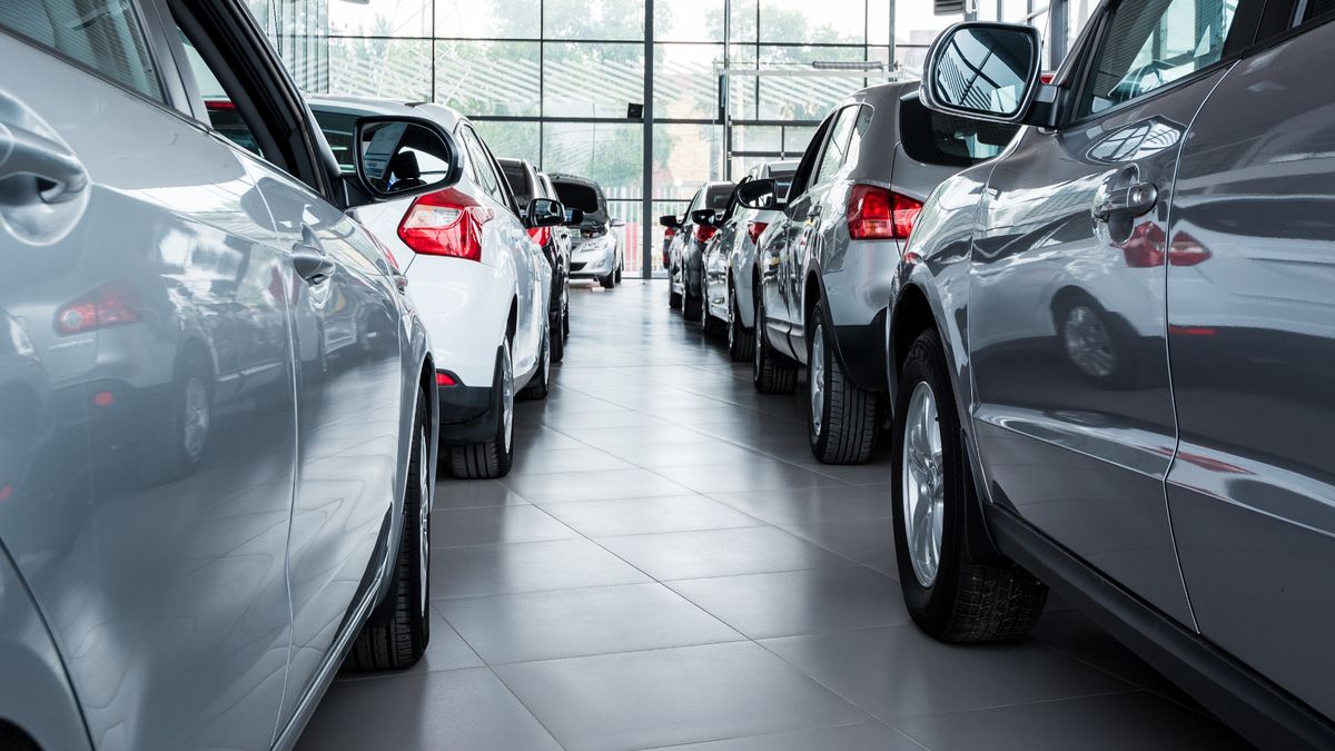 Każdy samochód u dealera ma być zarejestrowany. Przepisy może zmienić jeszcze senat