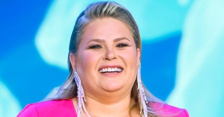 Elżbieta Romanowska pozuje w stroju kąpielowym: "Nie na Malediwach, tylko u rodziców w ogródku" (FOTO)
