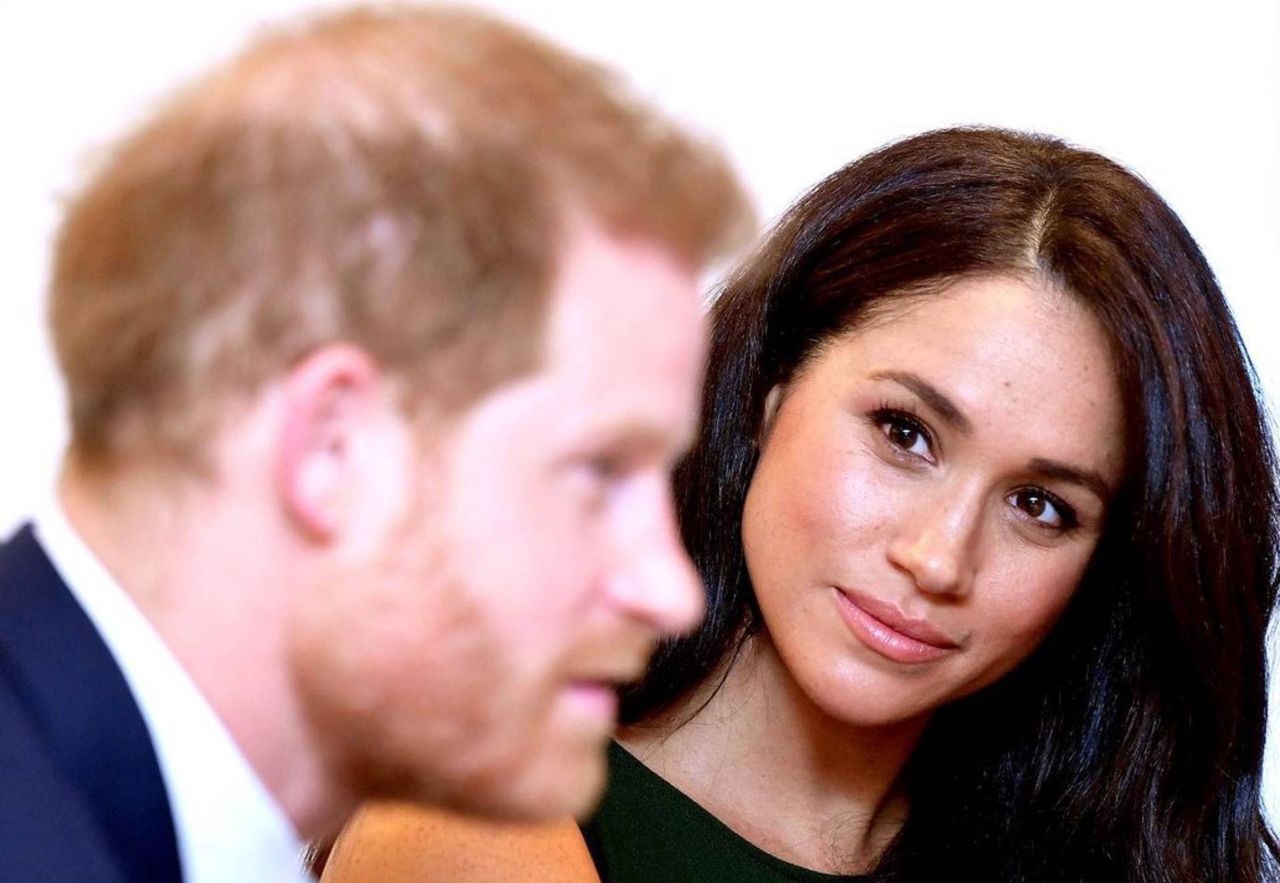 Meghan Markle i książę Harry w finansowym dołku? Księżna ma bać się o przyszłość. "Przepuścili tak dużo"