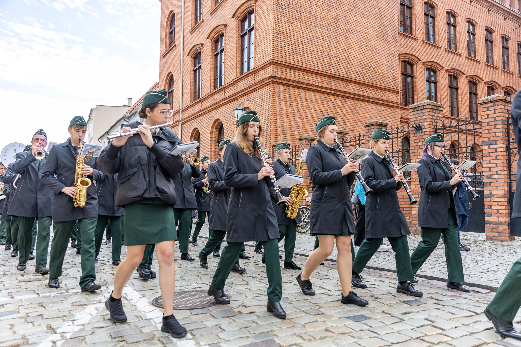 Parada przed festiwalem Spotkania 