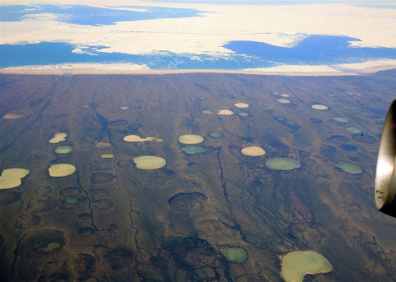 Setki dziwnych kraterów na Syberii. Powstają przez niepokojące zjawisko