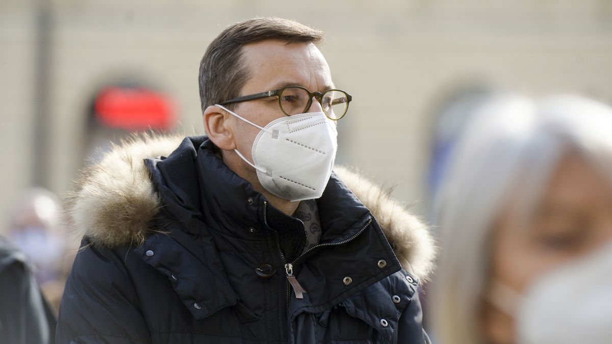 Mateusz Morawiecki podkreśla skuteczność obostrzeń, które rząd wprowadza ze względu na pandemię COVID-19 