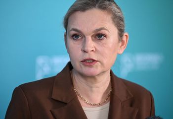 Zapowiada zmiany dot. wyglądu uczniów. Krytykuje konkretny strój