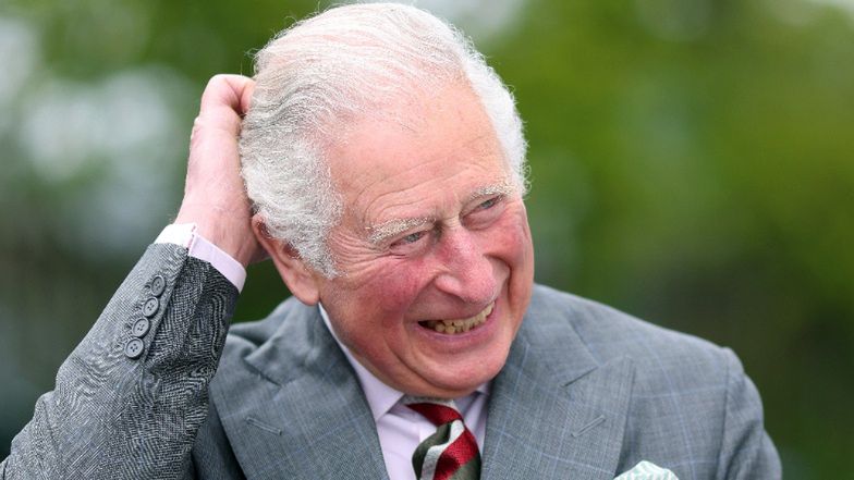 Król Karol III dysponuje olbrzymim majątkiem. Suma zwala z nóg