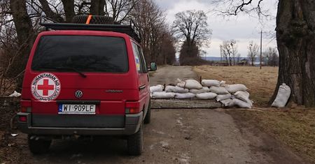 Volkswagen T4 z najważniejszą misją w karierze. Polak ratuje nim ludzi w Ukrainie