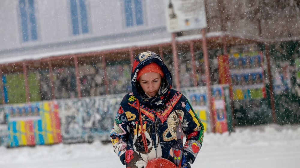 Szkodzi także zimą. Jeśli zapomnisz o ochronie, narażasz się na raka