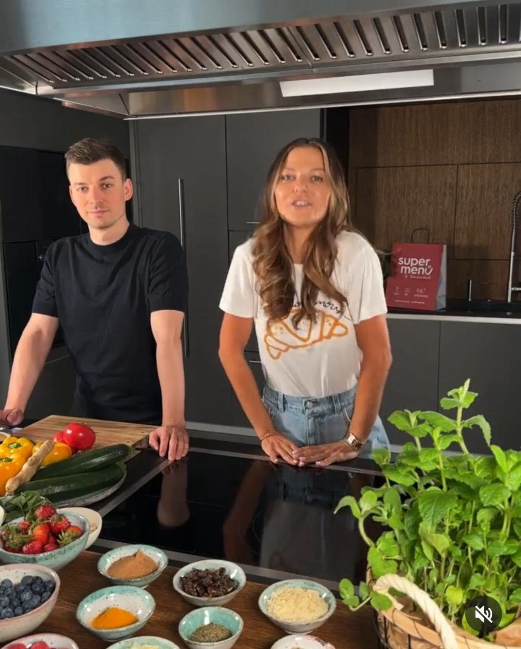 Anna Lewandowska gotuje z bratem