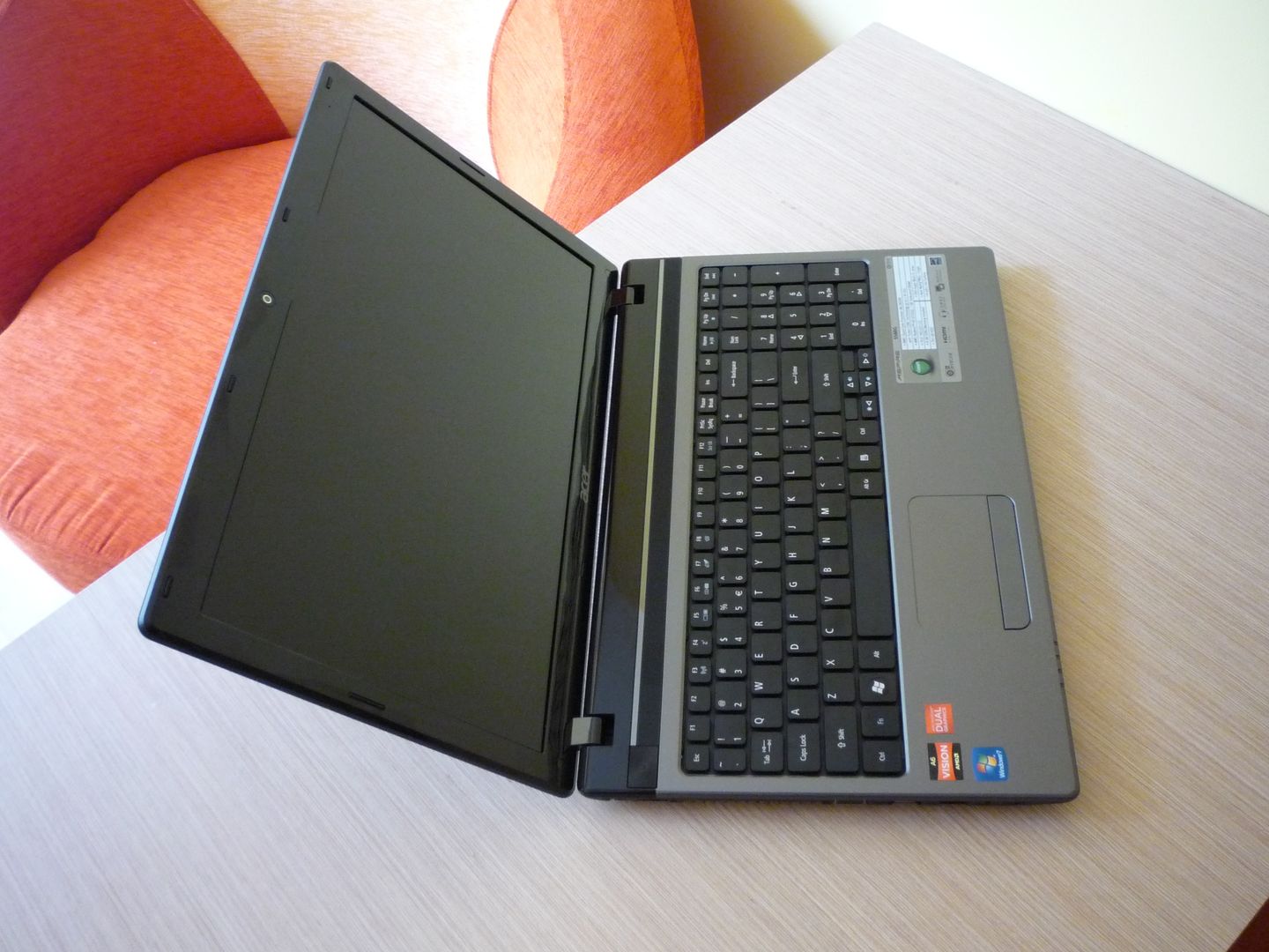 Acer Aspire 5560G - co potrafi laptop z AMD Llano? [test cz. 1] 1