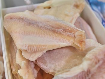 Pełna hormonów i metali ciężkich. Polacy wciąż kupują