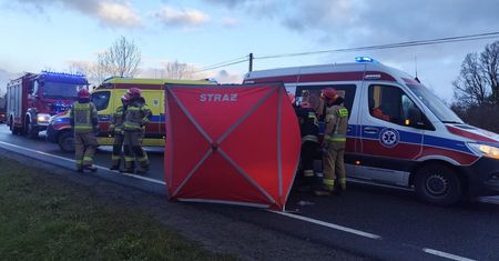 Śmiertelne potrącenie pieszego. Droga krajowa zablokowana