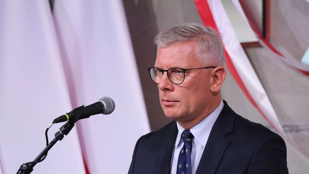 Otwarcie Muzeum Bitwy Warszawskiej 1920 r. w Ossowie
Fot. Adam Burakowski/East News, 16.08.2025. Obchody Swieta Wojska Polskiego. Otwarcie Muzeum Bitwy Warszawskiej 1920 r. w Ossowie. Otwarciu towarzysza festyn historyczno-edukacyjny i rekonstrukcja bitwy. N/Z: szef BBN Slawomir Cenckiewicz
Adam Burakowski