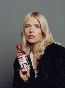 Muzyka, smak i design - OSHEE prezentuje relaunch kategorii lemoniad i Live sesję "TOM YUM" w wyjątkowej współpracy Darii Zawiałow z Braćmi Kacperczyk
