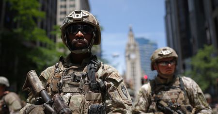 Sąd mówi "nie" wojsku na ulicach Chicago. Porażka Trumpa przed Sądem Najwyższym USA