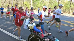 Ojciec pchał syna przez 72 maratony. Hoytowie złamali bariery