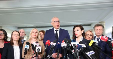 "Stracił charakter funduszu celowego". Zespół Giertycha z NIK o Funduszu Sprawiedliwości