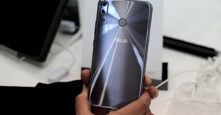 Gigant rezygnuje z produkcji smartfonów. Wskazał powód