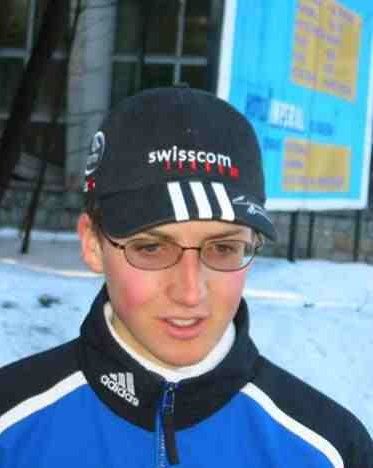 Simon Amman w 2003 roku fot. Tadeusz Mieczyński - http://www.fotoarchiwum.skijumping.pl/categories.php?cat_id=25, CC BY-SA 3.0
