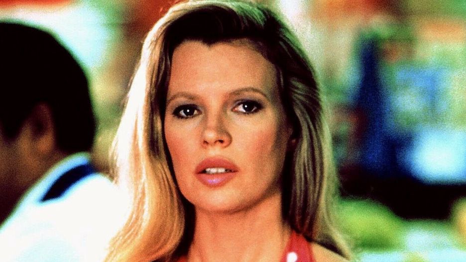 Kim Basinger w 1988 roku