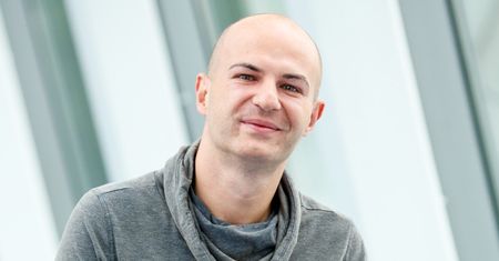Wróżbita Maciej dokonał coming outu! "Jesteśmy razem prawie 20 lat z moim partnerem"