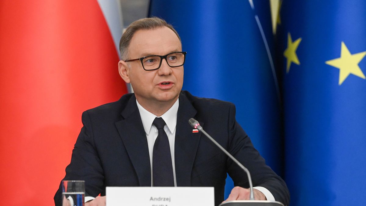 Warszawa, 18.06.2025. Prezydent RP Andrzej Duda na posiedzeniu Rady Bezpieczeństwa Narodowego w Pałacu Prezydenckim w Warszawie, 18 bm. Posiedzenie RBN dotyczyło bezpieczeństwa energetycznego państwa oraz prezentacji polskich priorytetów na nadchodzący Szczyt NATO w Hadze. (amb) PAP/Piotr Nowak