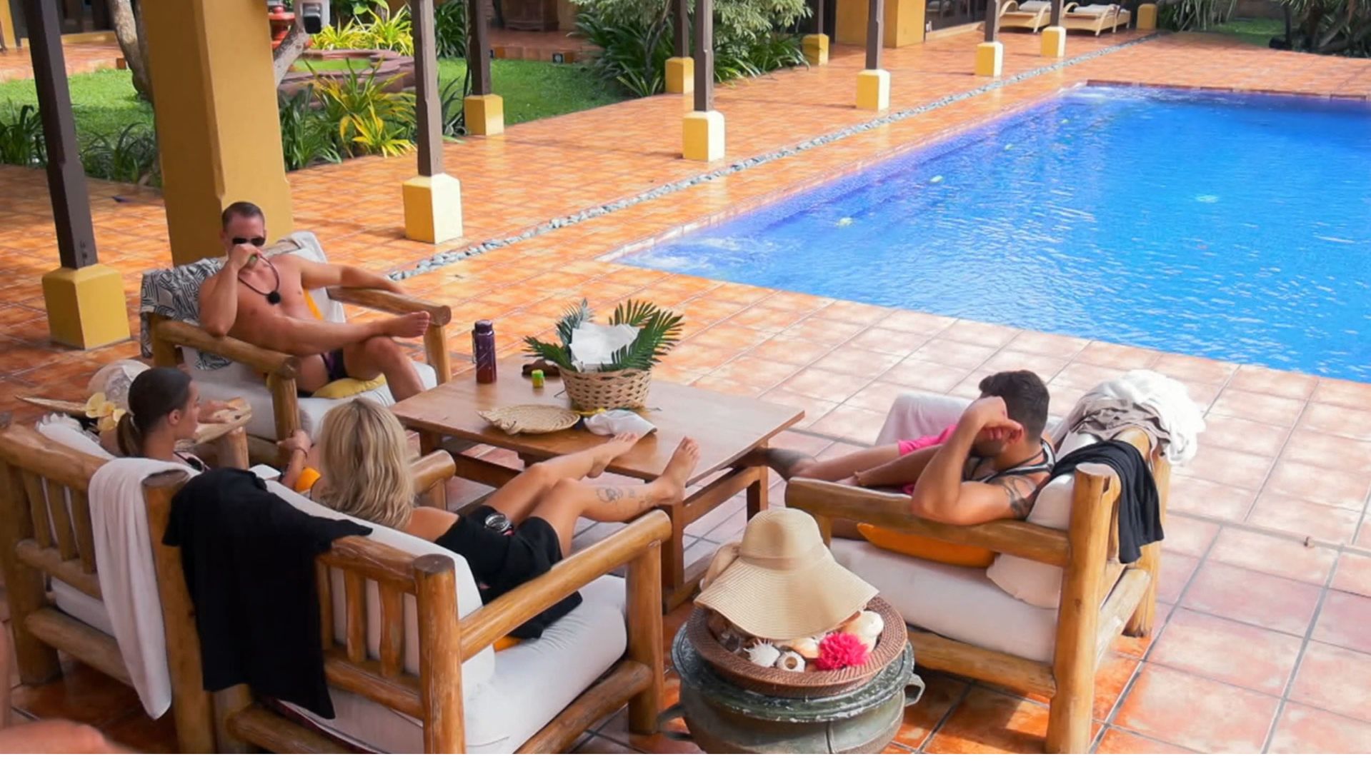 "Hotel Paradise"