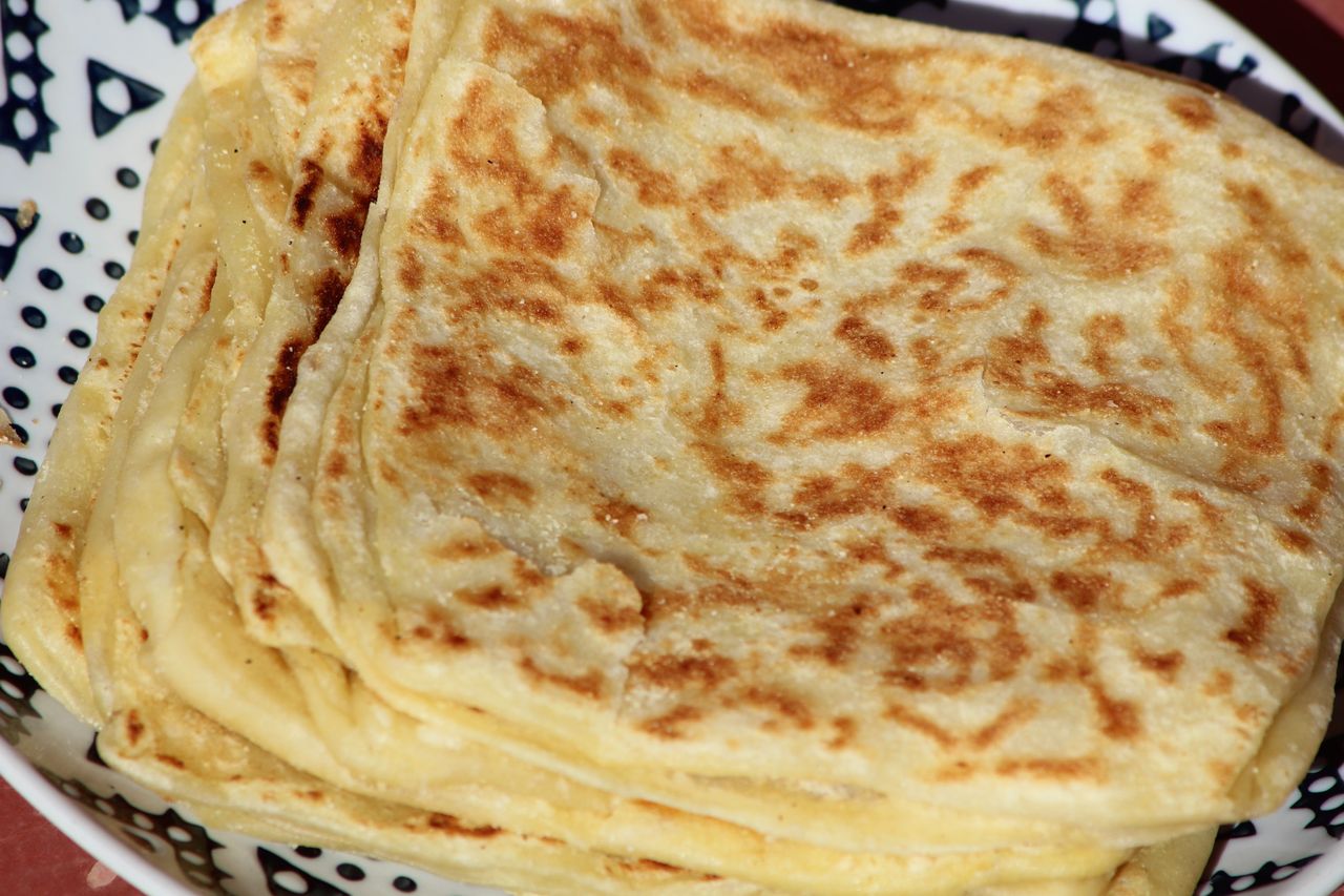 Świetnie sprawdzą się na śniadanie. Te marokańskie naleśniki zawojują twój stół