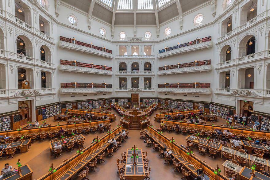 Zobacz najpiękniejsze biblioteki całego świata w jednym projekcie 7